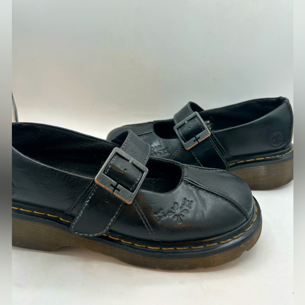 RARE Vtg Dr. Martens Women's 8
Black Leather Daisy Flower Shoes
Chunky Mary Jane - Picture 6 of 17